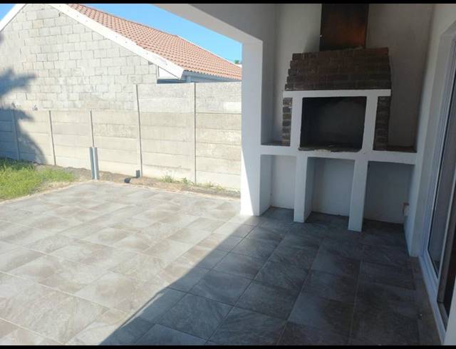 3 BEDROOM PROPERTY TO RENT IN STRAND NORTH